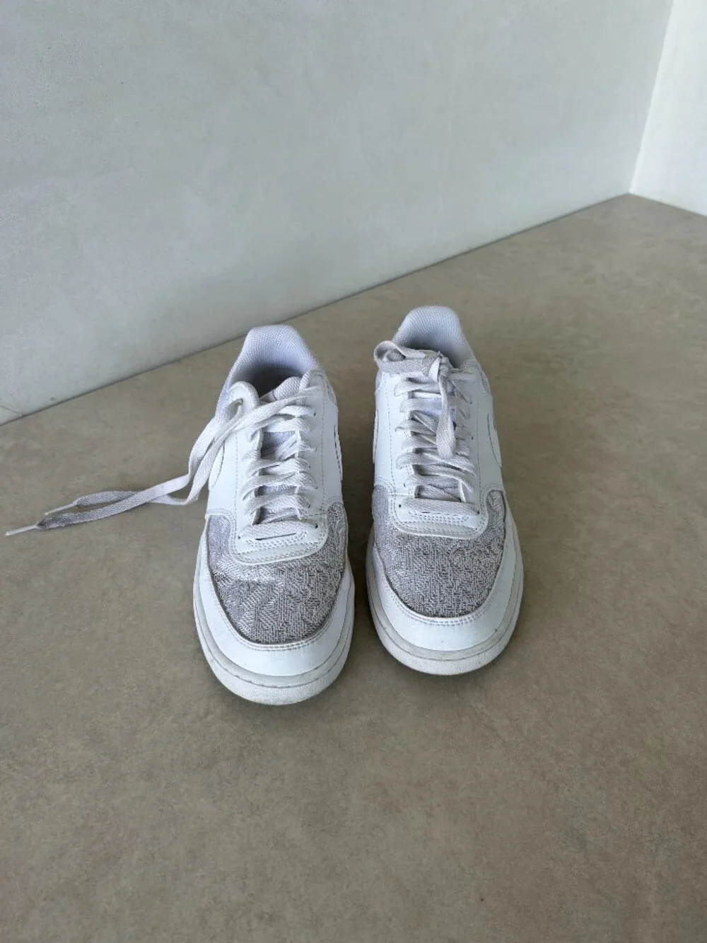 Nike Court Vision Low Women’s 9.5 White Lace Sneakers HJ5846-100